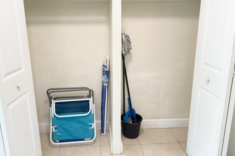 Logan Apartment photo #10