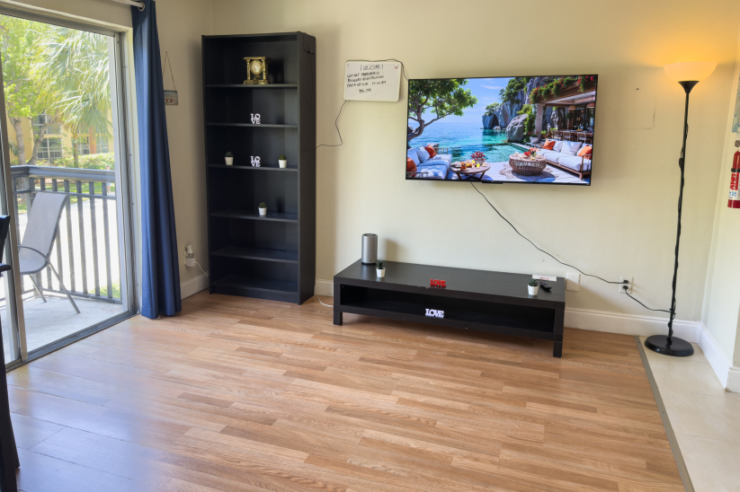 Logan Apartment photo #4