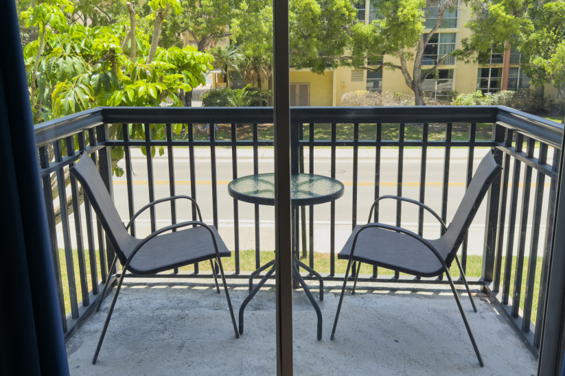 Logan Apartment photo #5