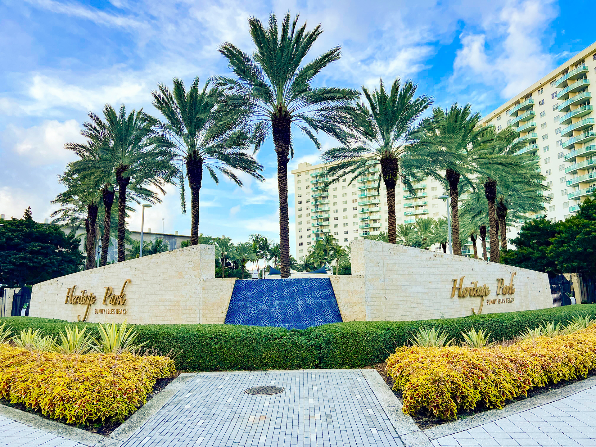 heritage park en sunny isles beach photo #0